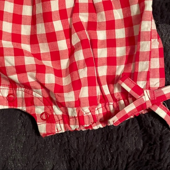 Nordstrom Newborn Flutter Picnic Romper - Picture 6 of 14